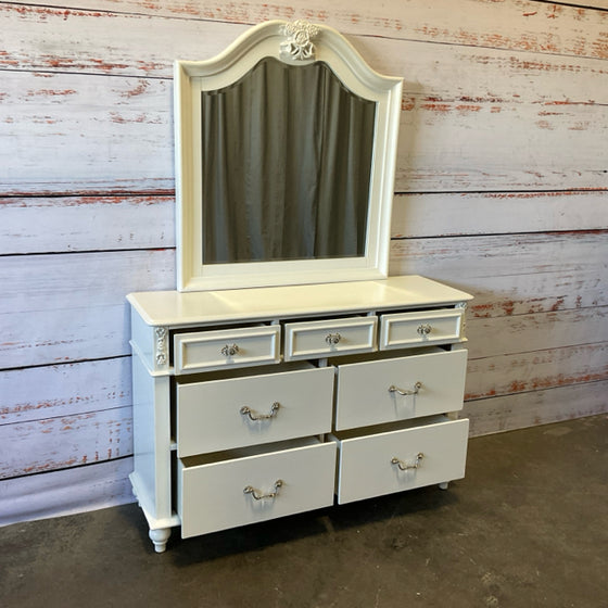 Dresser w/ Mirror