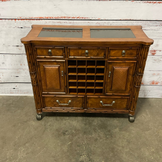 American Signature Buffet / Sideboard / Credenza