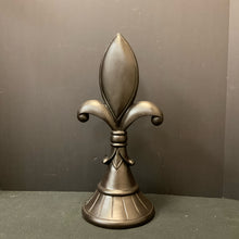  Fleur de lis