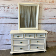  Stanley Dresser w/ Mirror