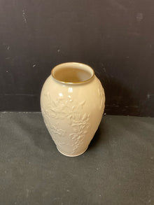  Lenox Vase