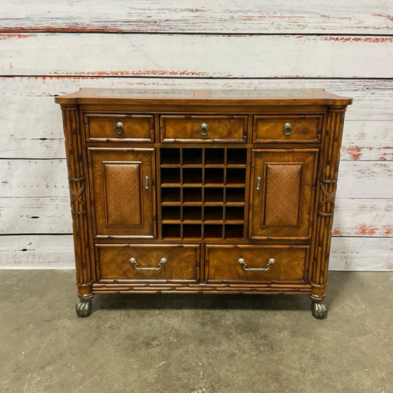 American Signature Buffet / Sideboard / Credenza