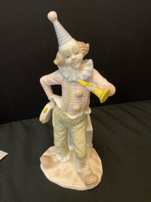  Statue/Figurine/Bust